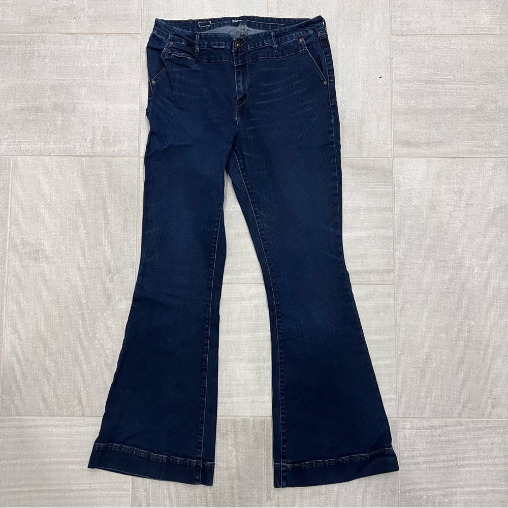 Women’s Levi’s Dark Trouser Flare Sz 32